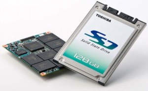 Dispositivos SSD (finos, pequeños, silenciosos y de varias capacidades)